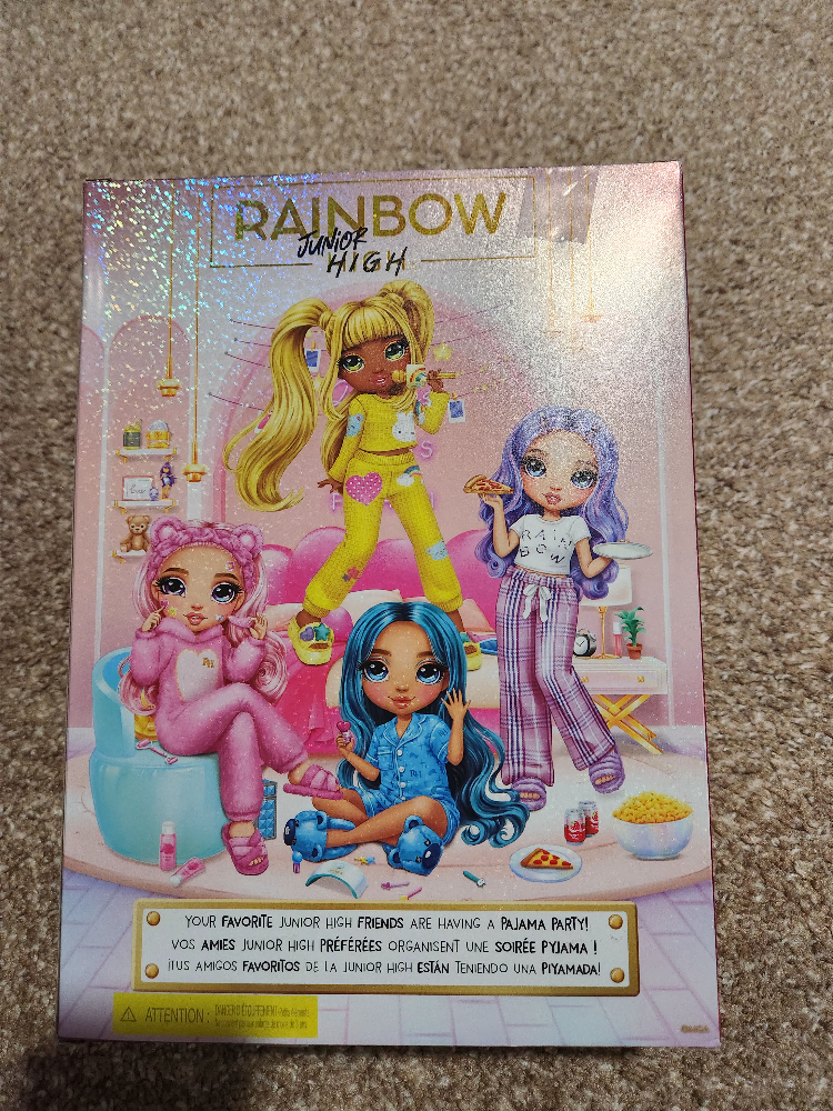 Rainbow Junior High Sunny Madison Pajama Party Playset - photo 2