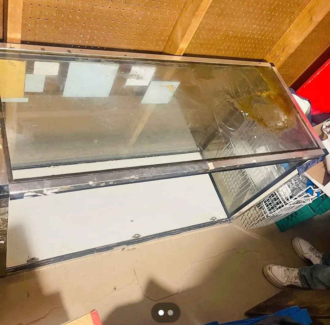 Large Glass Display Case image indicator(2)