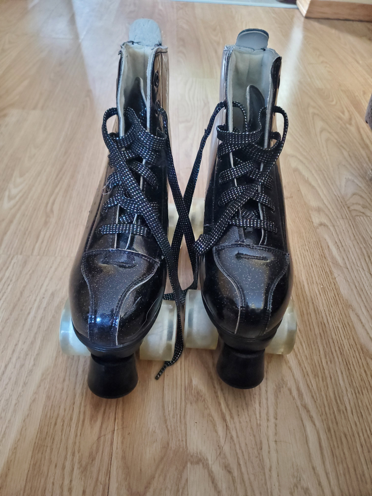 Black Roller Skates with Clear Wheels - photo 3