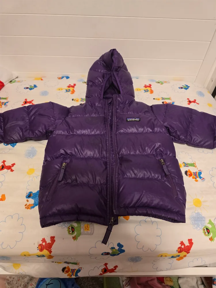 Patagonia Girls' Down Sweater Hoody Purple Size 4T thumbnail