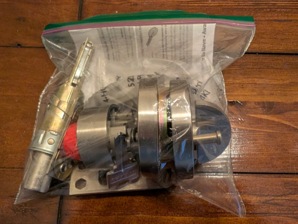 New Weiser SmartKey Dead Bolt image indicator(2)