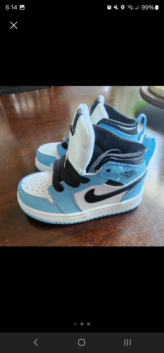 Jordan 1s size 6 toddlers