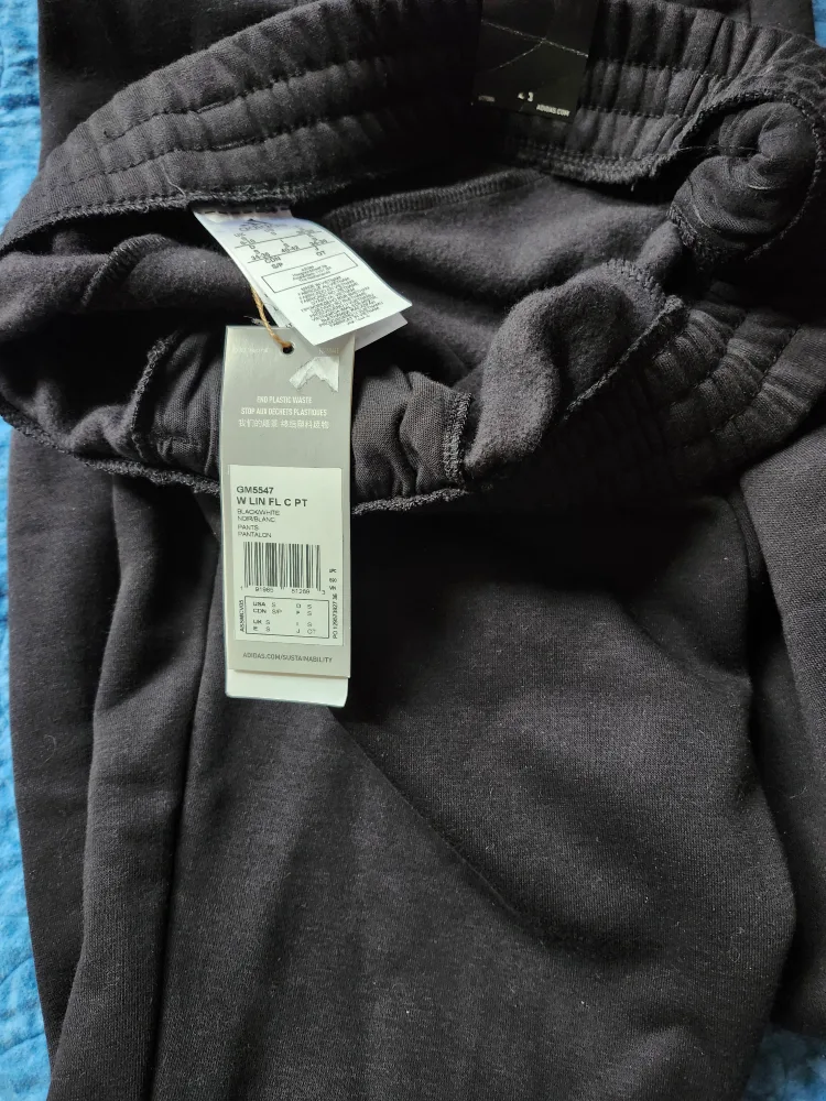 Adidas youth Black Slim Fit Joggers size small image indicator(4)