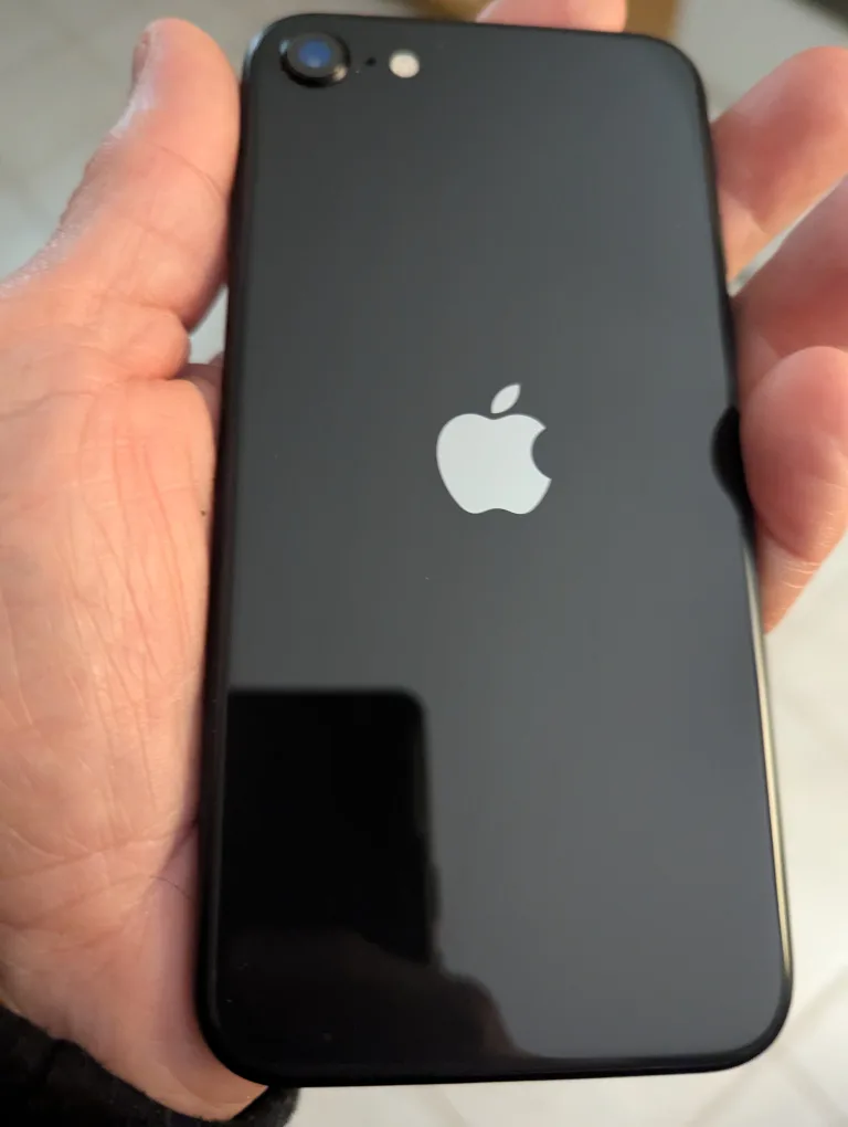 iPhone SE 2nd gen 64gb excellent condition image indicator(2)