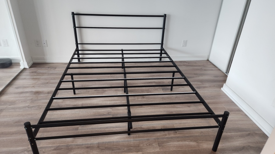 Queen Metal Bed Frame (Zinus Geraldine) - photo 3