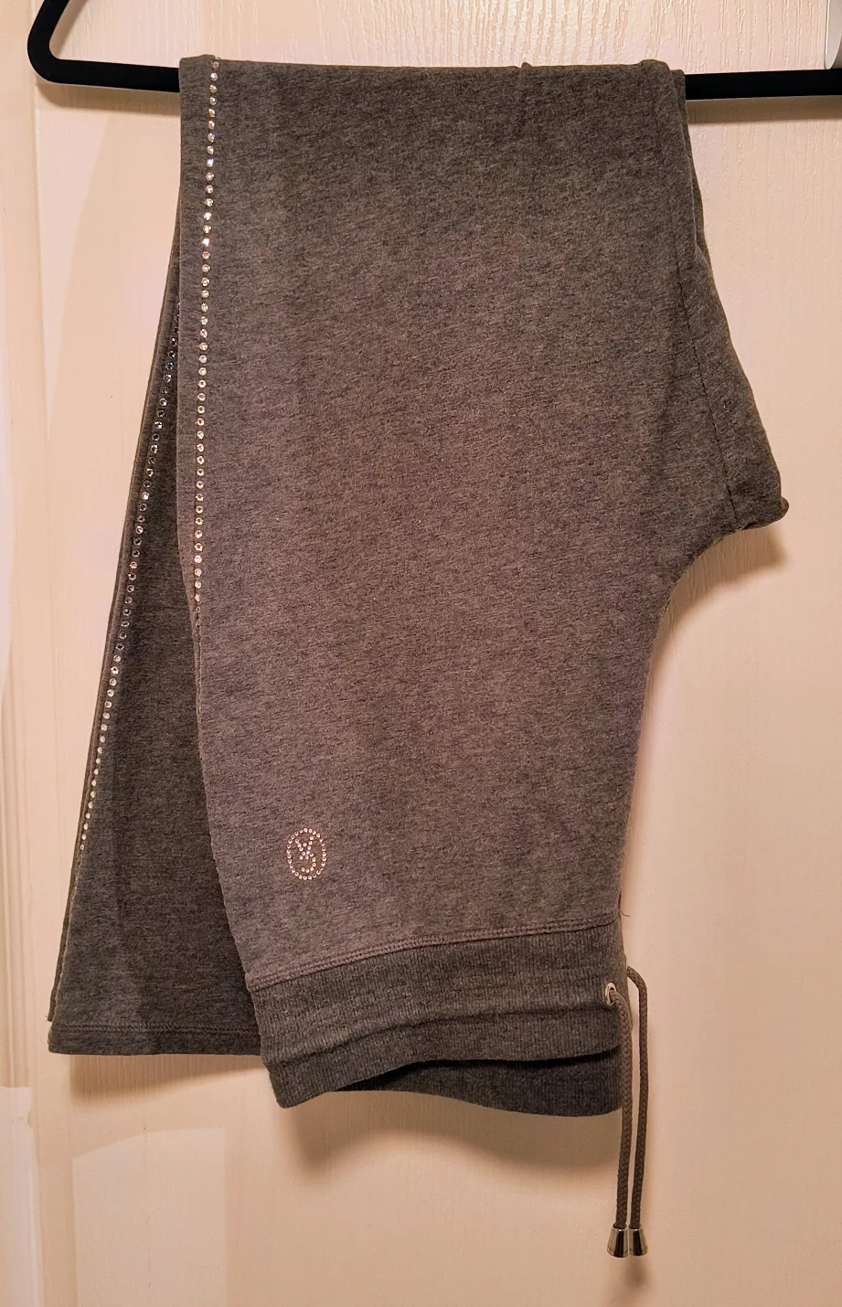 Grey Lounge Set with Swarovski Crystals image indicator(5)