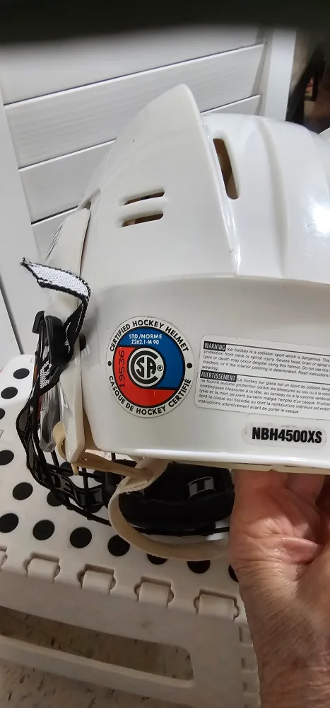 Type 2 Bauer Hockey Helmet with Cage - XS 51-54 cm image indicator(8)