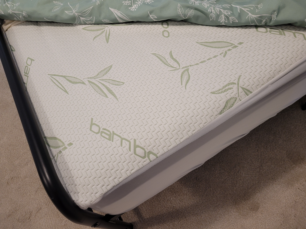 Queen Mattress, Like new. Sale.