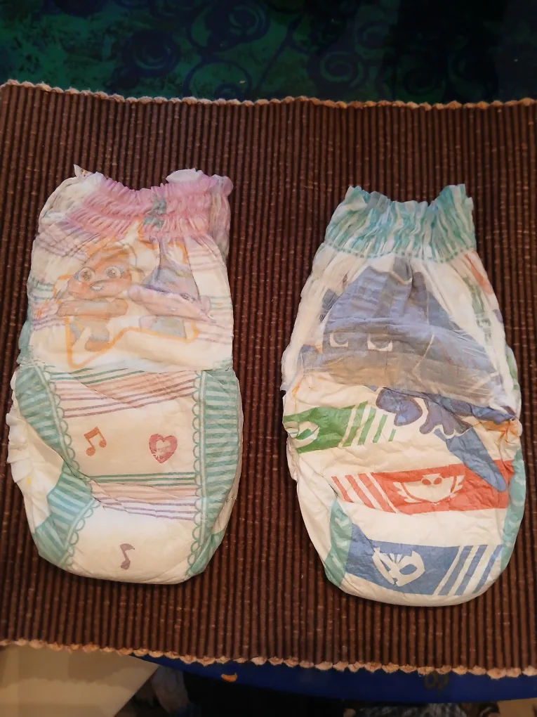 Easy Ups, size 4/5T  ##freecycle thumbnail