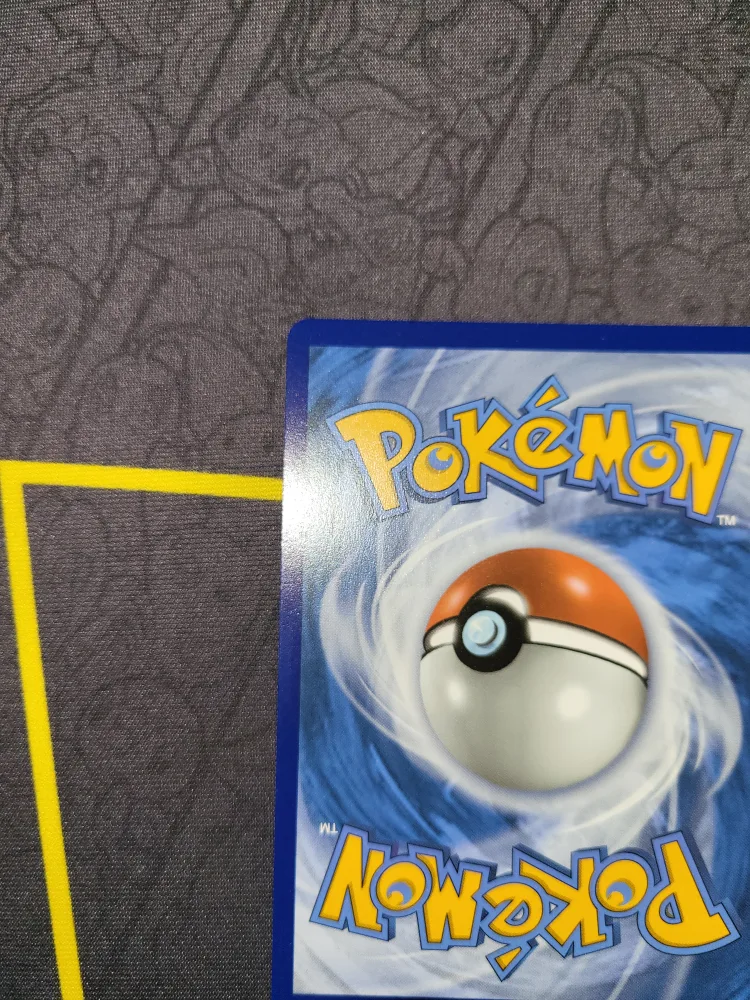 Vivid Voltage Hyper Rare Pikachu VMAX 188/185 image indicator(7)