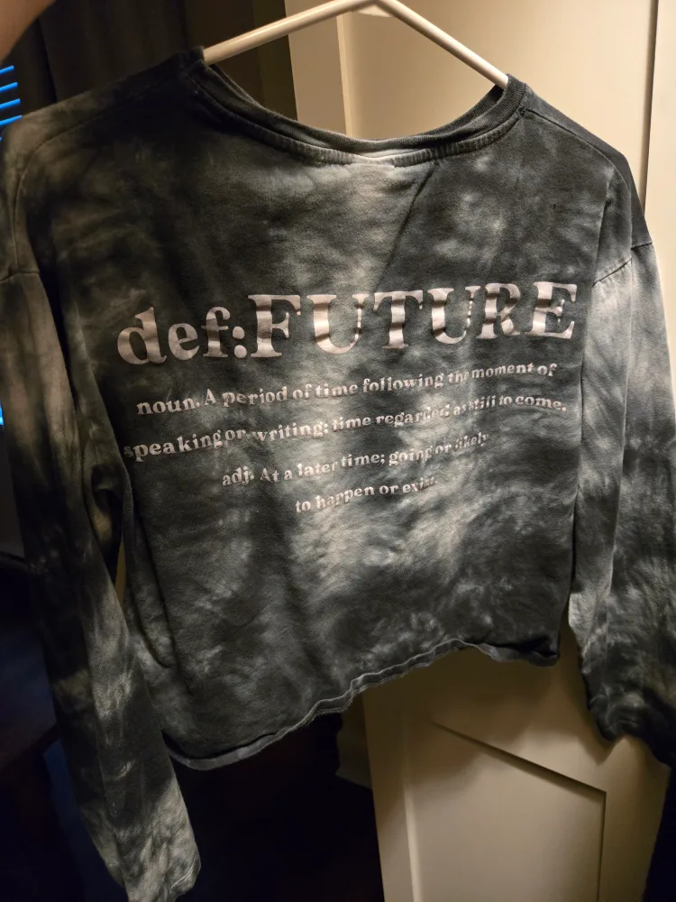 Zara Tie-Dye Long Sleeve Crop Top Size 13-14 image indicator(2)