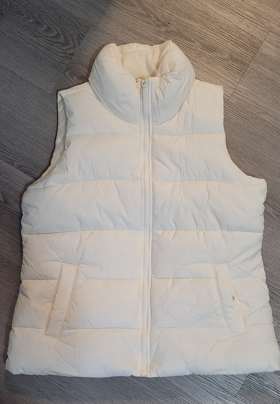 Old Navy Cream-coloured puffer vest