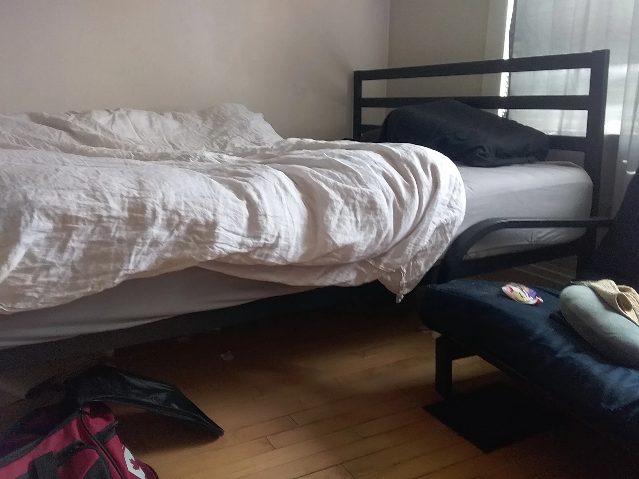 Metal Queen Bed frame - photo 3