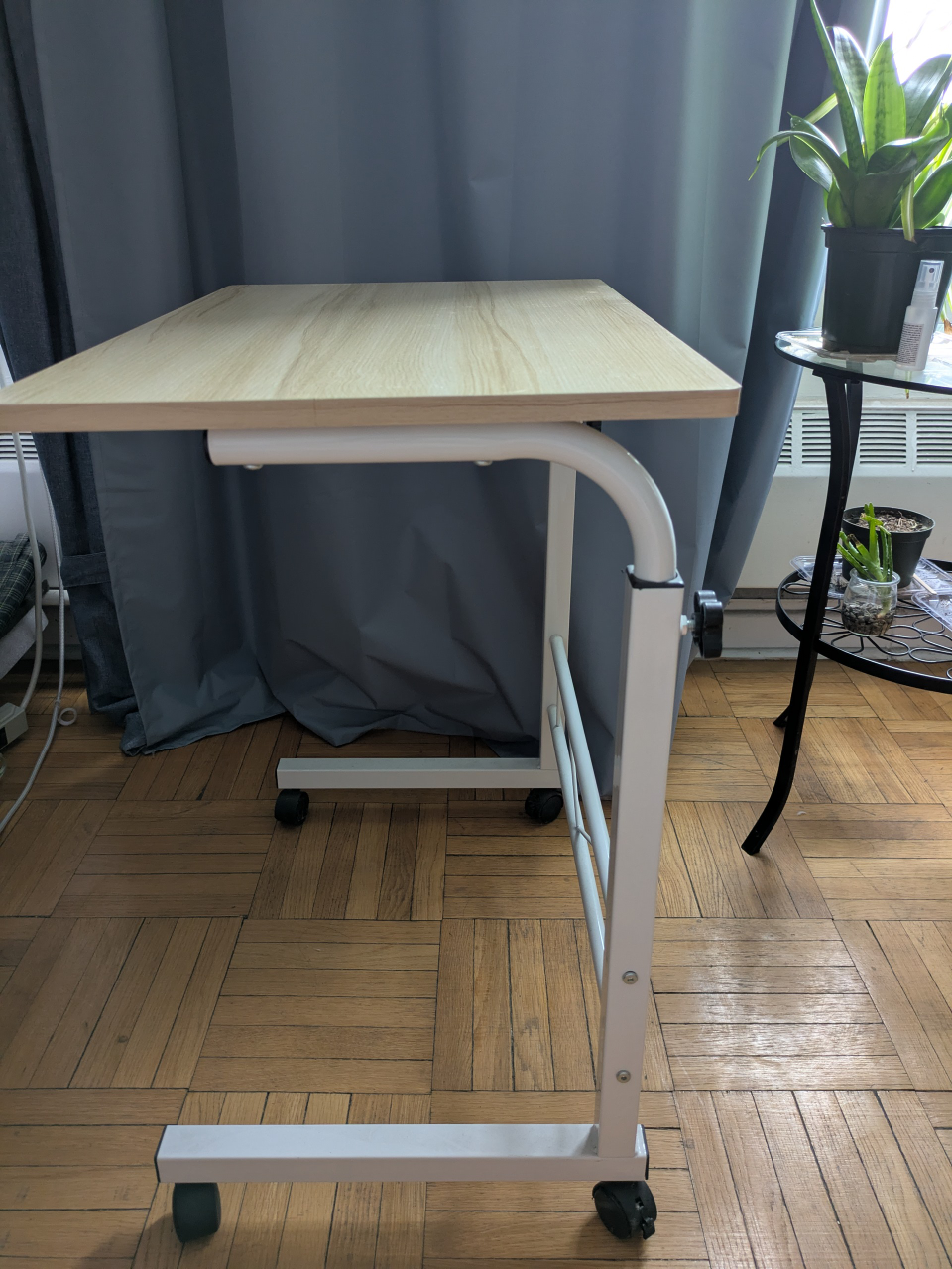 Mobile adjustable height table. Mint condition - photo 2
