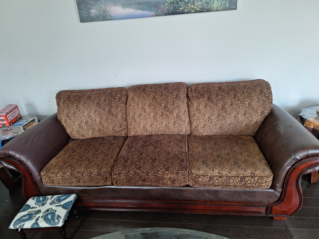 free Brown Fabric Sofa Set