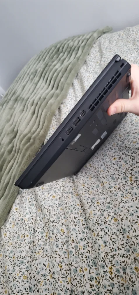 Thinkpad P51 with docking station and 230w charger image indicator(5)