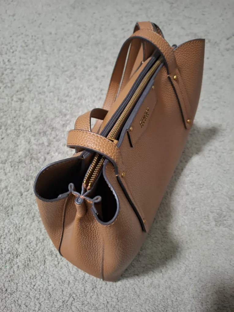 Guess Tan Tote Bag image indicator(4)