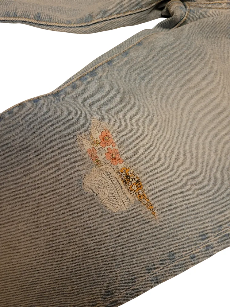 Levi's womens 501 Original Fit Jeans, size 25 × 30 image indicator(7)