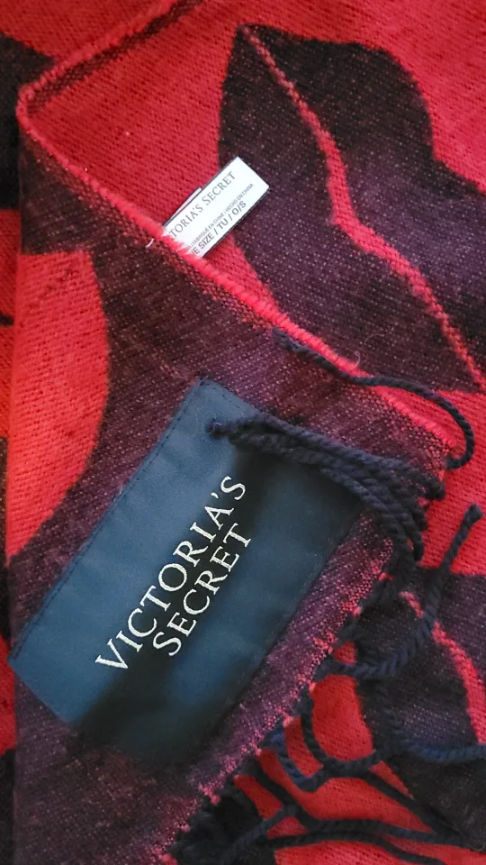 Victoria's Secret Red & Black Lips Throw Blanket image indicator(2)