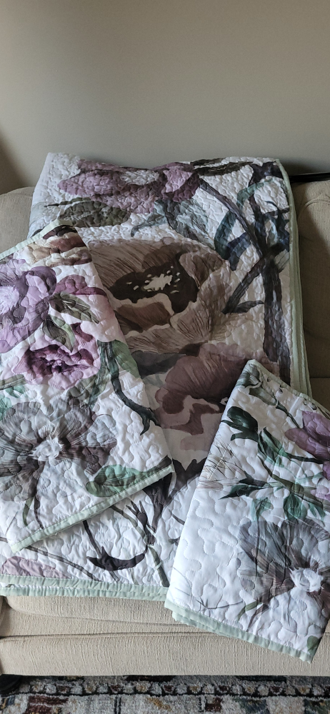 Floral Bedspread with Shams