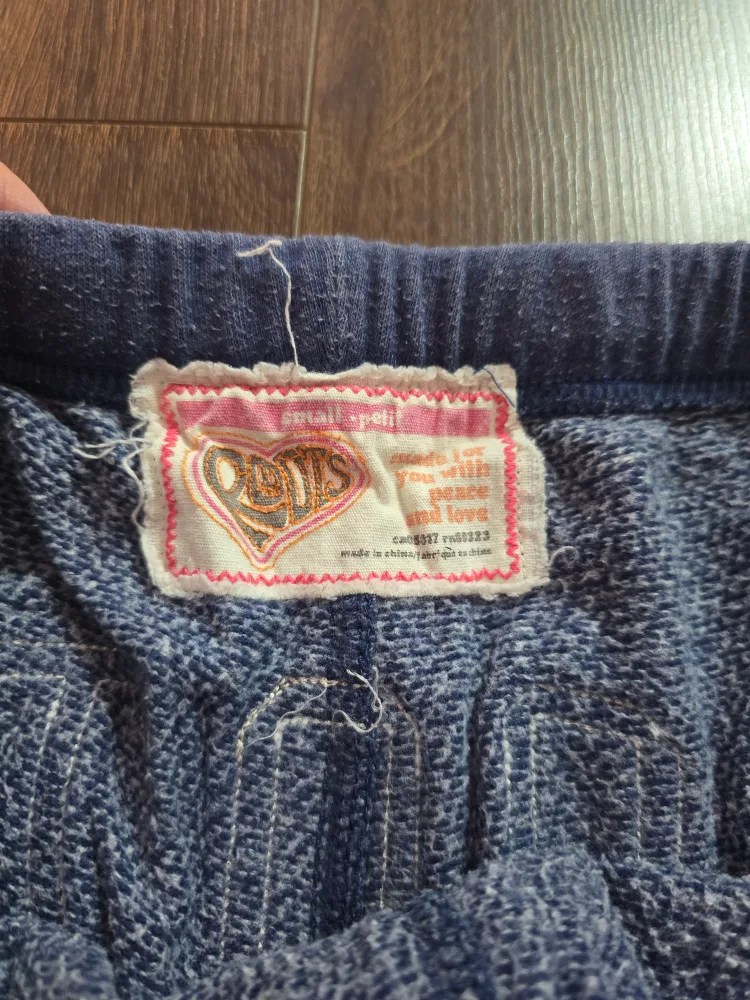 Roots Capris (S) image indicator(3)