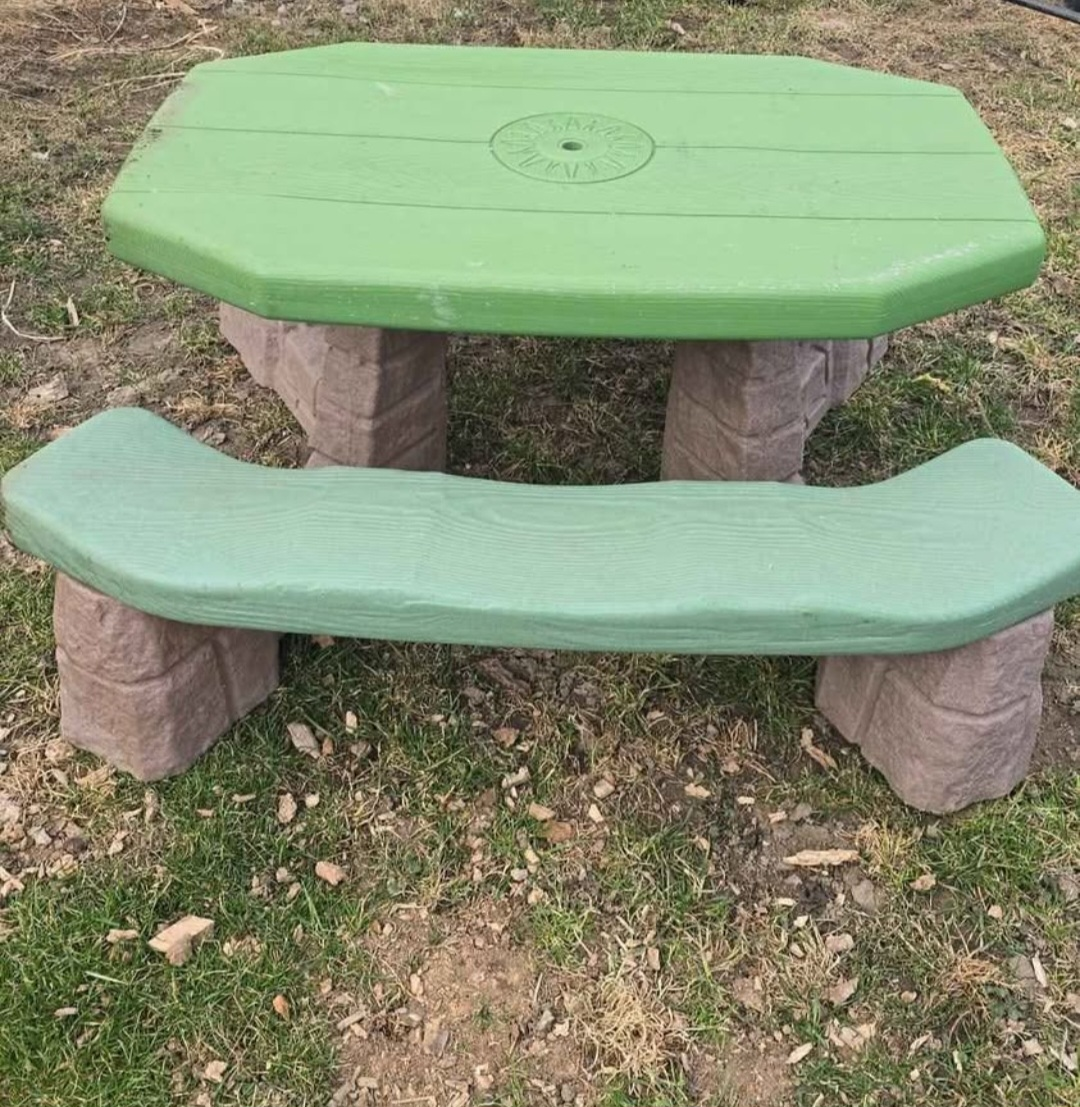 Step2 Garden Table and Bench Set