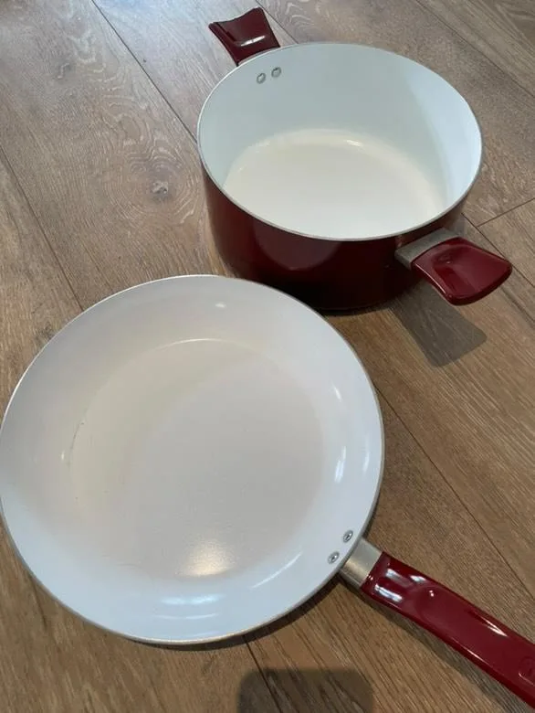 🩵 T-fal Red Ceramic Cookware Set - Pot and Frying Pan thumbnail