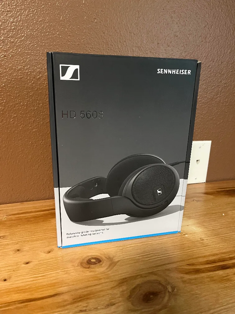 Sennheiser HD 560S Headphones - New in Box thumbnail