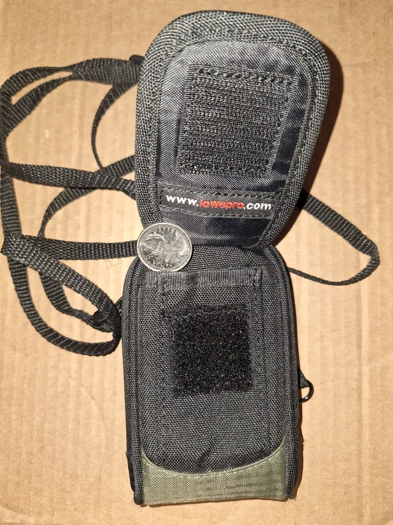 New- Lowepro Nova 160 Digital Camera Case image indicator(3)