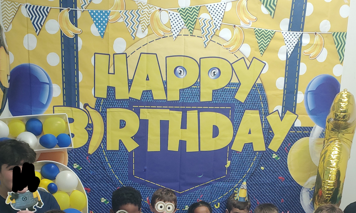 Minion Birthday Party Supplies Bundle - photo 2