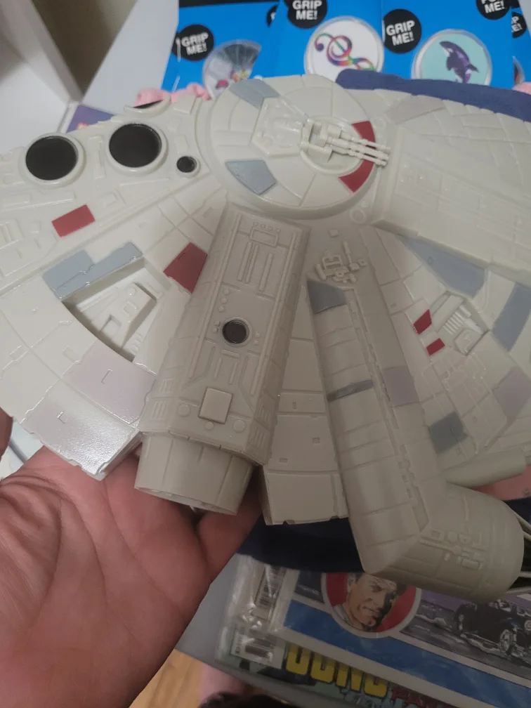 Light-Up Millennium Falcon Toy image indicator(5)