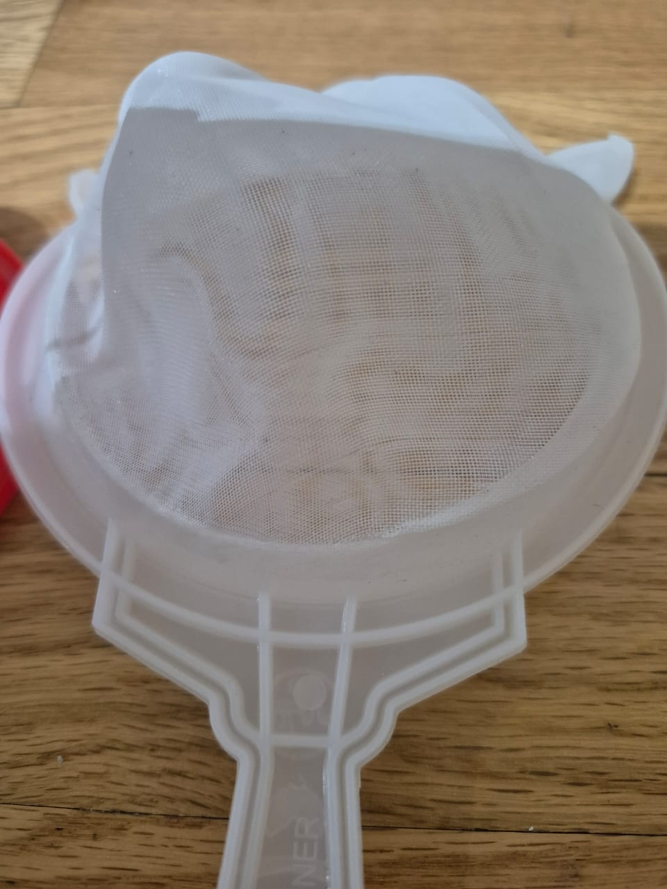 Three Metal Cooking Pots and Three Plastic Strainers.💚 - photo 5