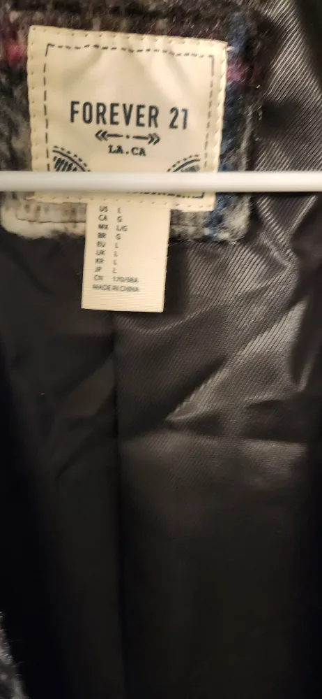 Forever 21 Women's Large Plaid Jacket. price firm. image indicator(4)