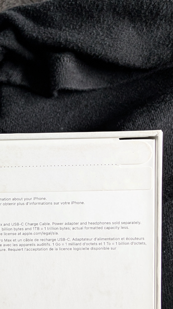 iPhone 16 Pro Max Box - photo 3