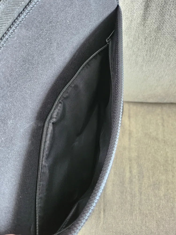 Belkin 17" Black Laptop Sleeve image indicator(3)