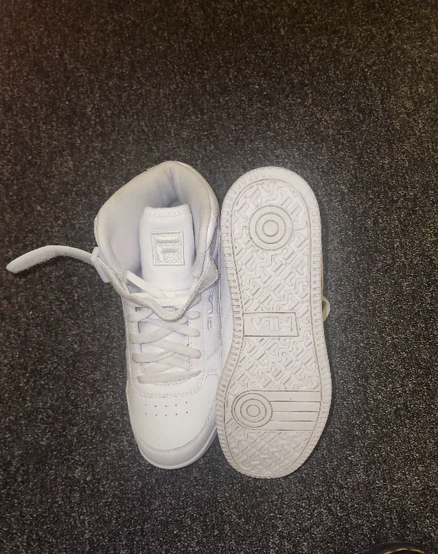 Fila Women's White High-Top Sneakers - Size 7 1/2 image indicator(4)