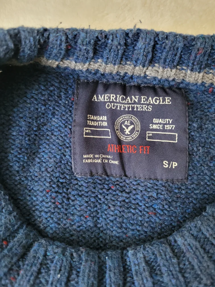 American Eagle Sweater image indicator(5)