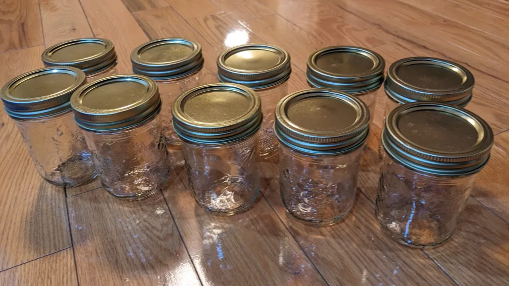 10 Glass Mason Jars with Gold Lids