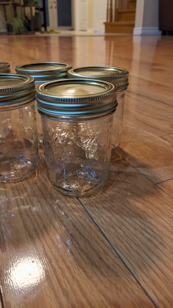 10 Glass Mason Jars with Gold Lids image indicator(2)