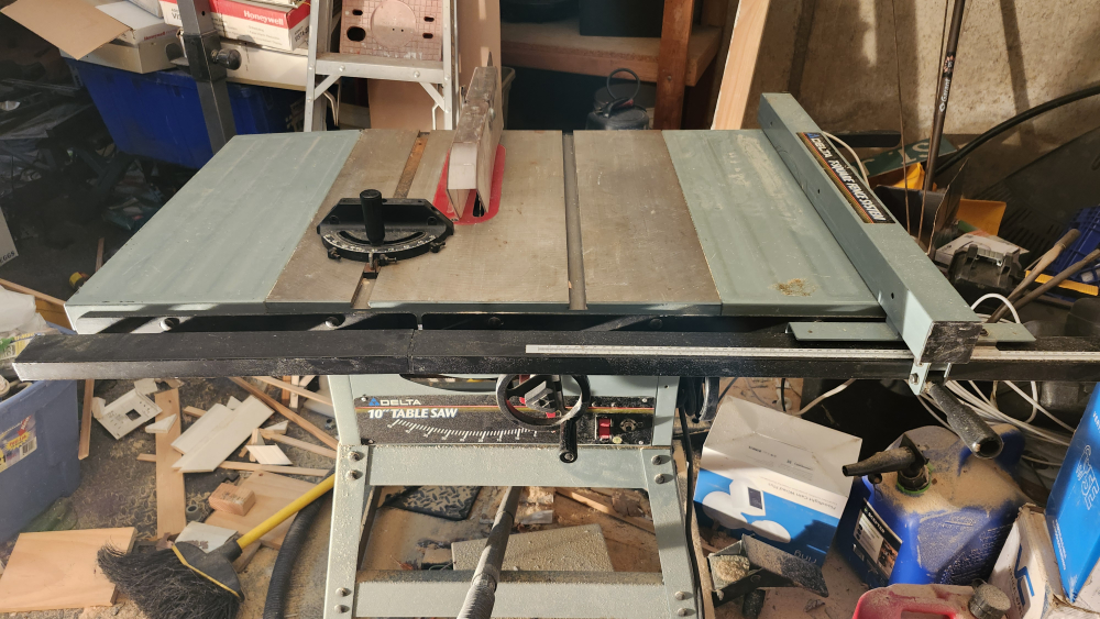 Delta 10" Table Saw