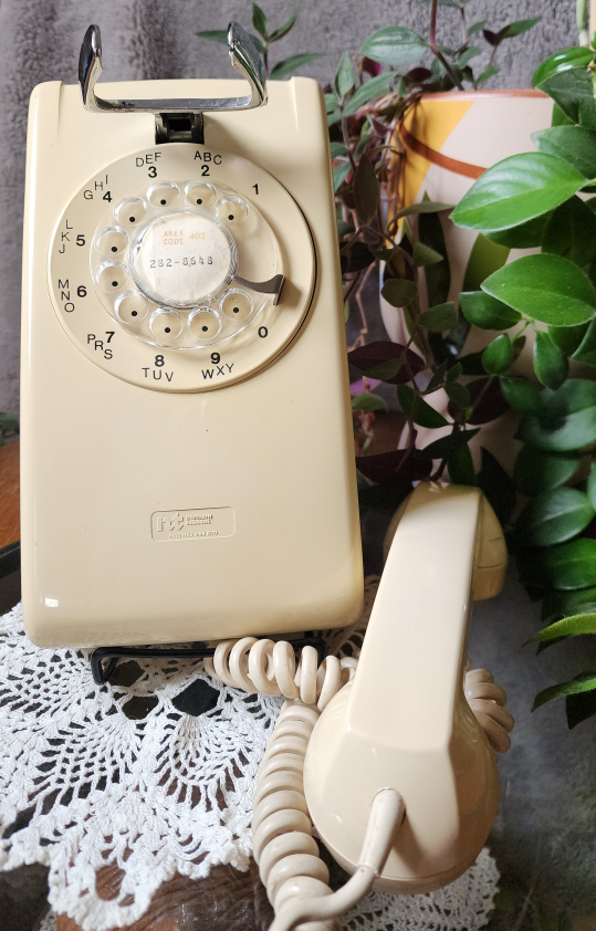 Vintage Northern Telecom Trimline Rotary Phone