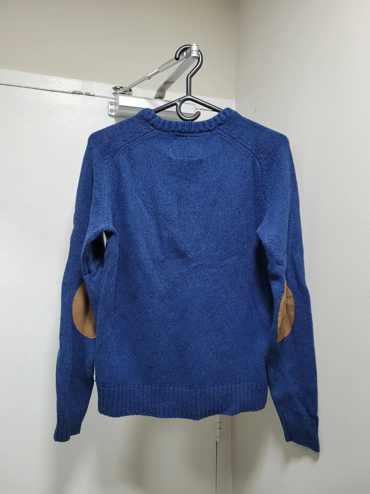 American Eagle Sweater image indicator(2)