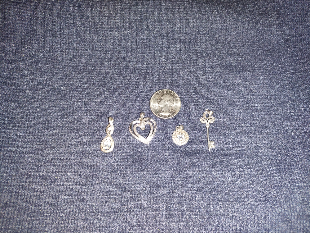 four 925 Silver Pendant sold as set - photo 2