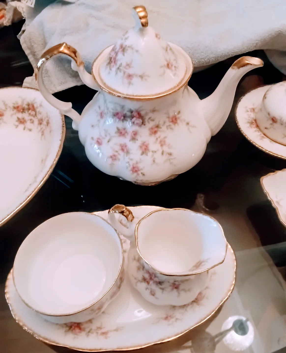 Paragon "Victoriana Rose " Items to add to your Collection image indicator(2)