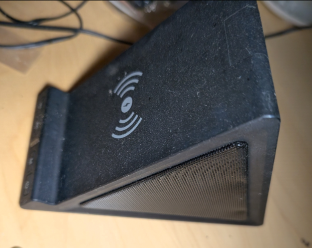 Wireless Charger/Speaker Combo - photo 4