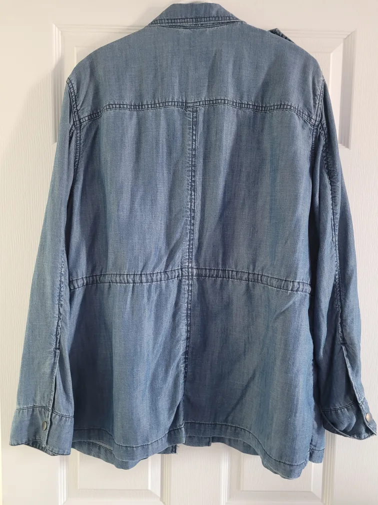 Women's Large and Xlarge assorted spring Jackets image indicator(9)