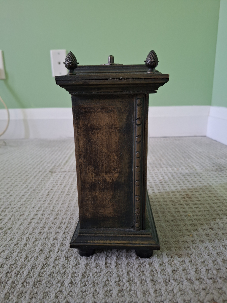 Antique-Style Mantel Clock - photo 4