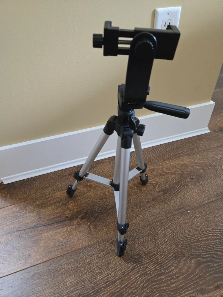 Mini Tripod for Smartphones image indicator(2)