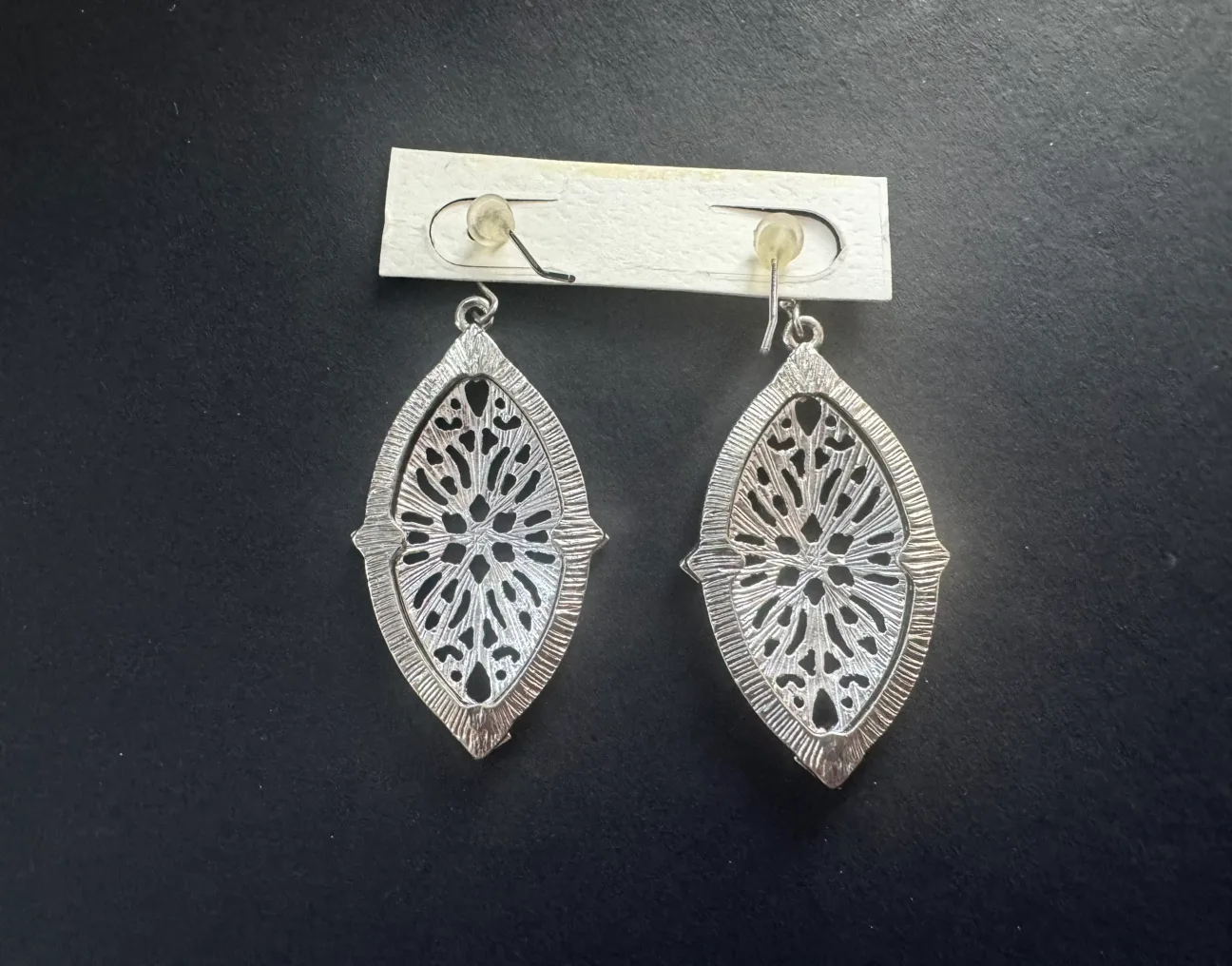 [NEW] Silver Filigree Dangle Earrings with Clear Crystals image indicator(3)