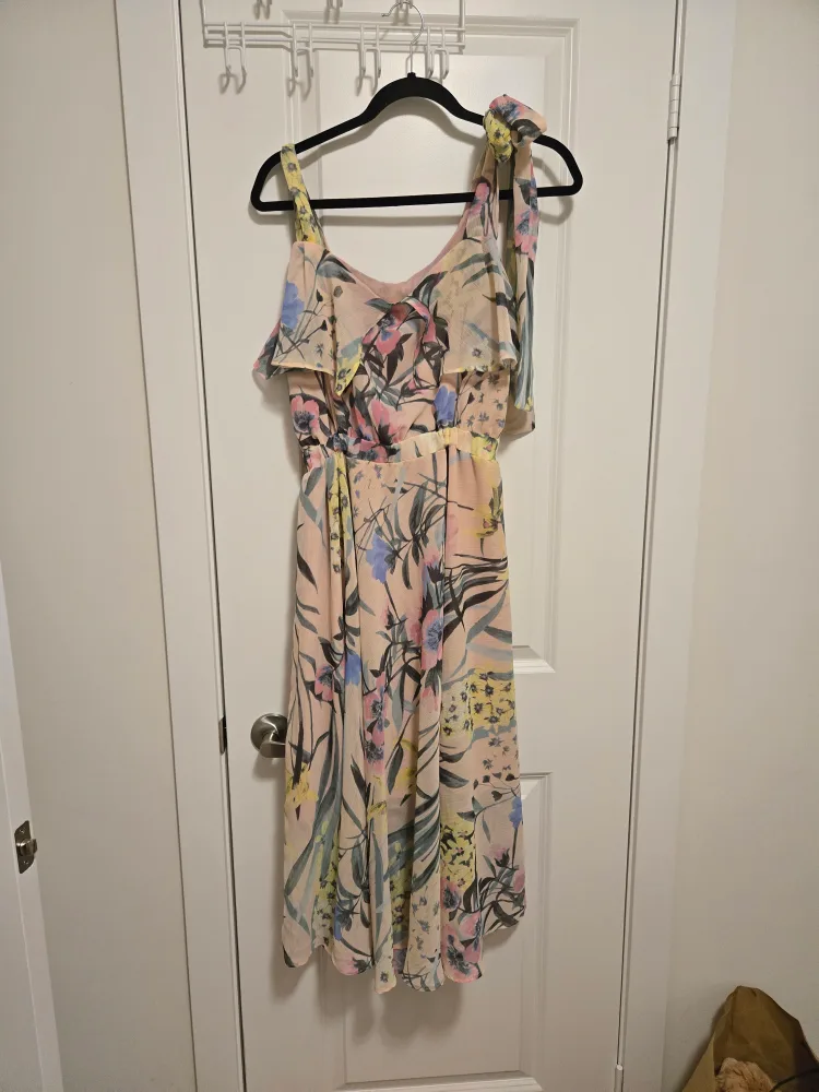 Elise Floral Midi Dress Size Large thumbnail